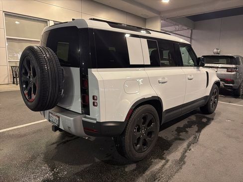 Used 2025 Land Rover Defender 110 S image 3