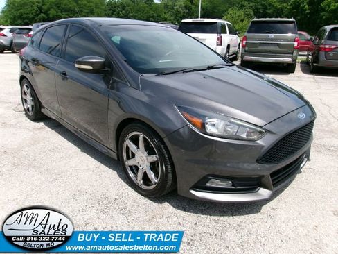 Used 2017 Ford Focus ST FWD image 8