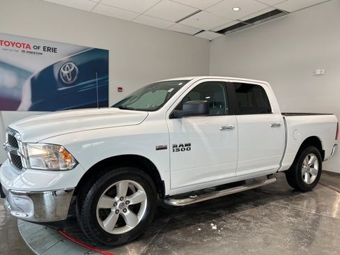 Used 2018 RAM 1500 Classic SLT image 3