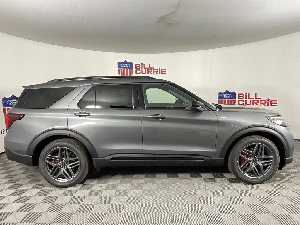 New 2026 Ford Explorer ST-Line w/ ST-Line Street Pack RWD image 2