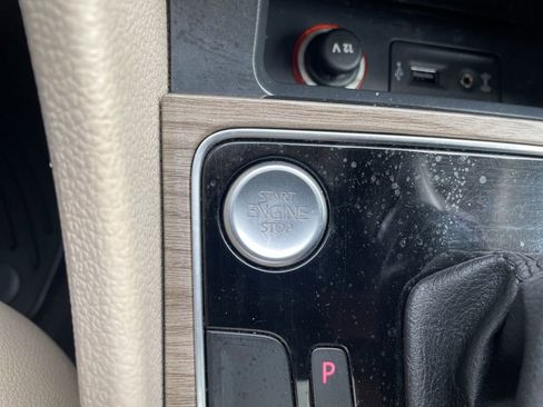 Used 2018 Volkswagen Passat 2.0T SE image 23