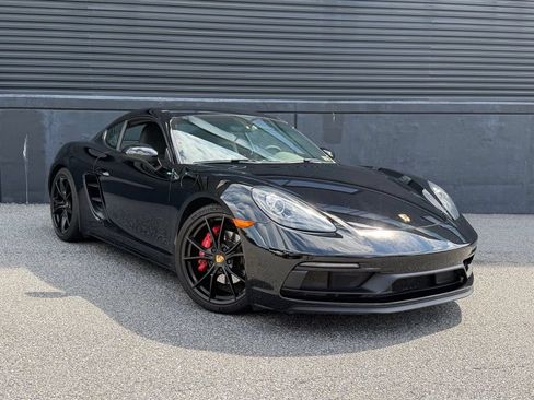 Used 2018 Porsche 718 Cayman RWD image 12