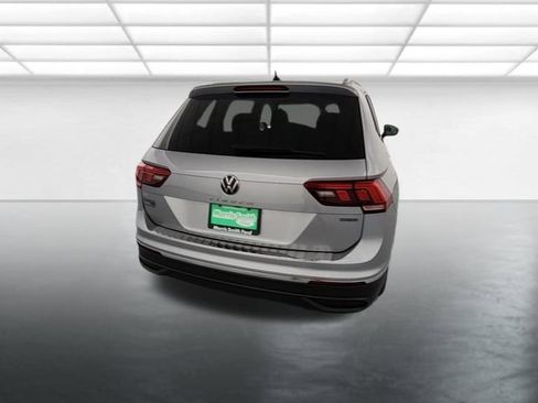 Used 2022 Volkswagen Tiguan SE AWD/4WD image 7