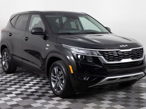 Used 2022 Kia Seltos LX AWD/4WD image 11
