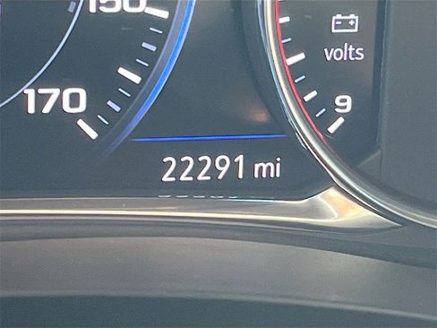 Used 2023 Chevrolet Traverse Premier image 12