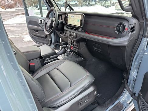 Used 2024 Jeep Gladiator Rubicon w/ Convenience Group image 21