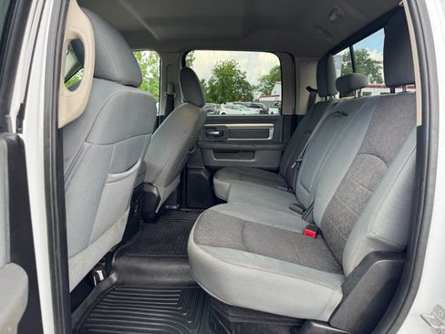 Used 2016 RAM 1500 Classic SLT w/ Luxury Group AWD/4WD image 16