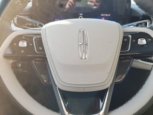 New 2026 Lincoln Aviator AWD image 21