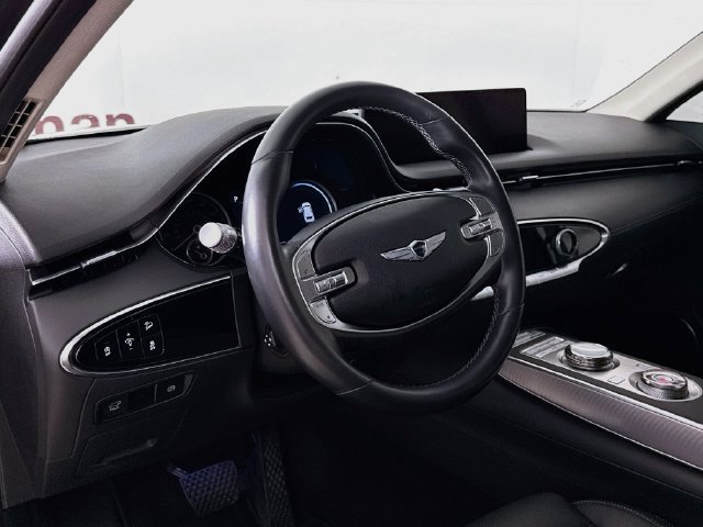 Used 2023 Genesis GV70 2.5T w/ Select Package AWD/4WD image 9