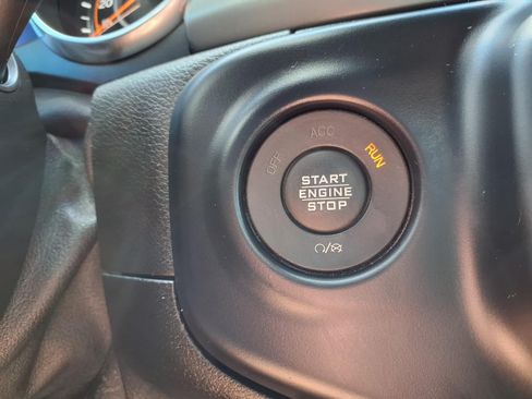 Certified 2019 Jeep Wrangler Unlimited Sport S AWD/4WD image 16