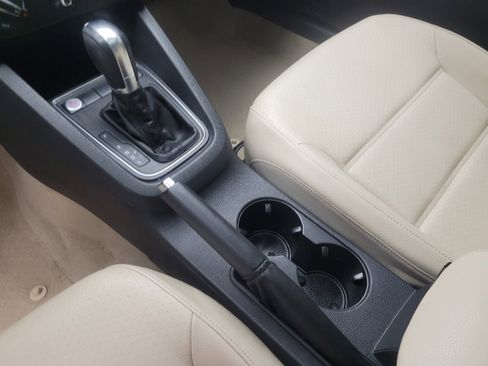 Used 2016 Volkswagen Jetta SE FWD image 26