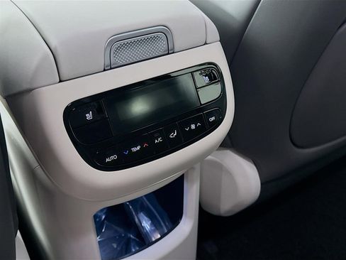 New 2026 Hyundai Ioniq 9 SEL image 25