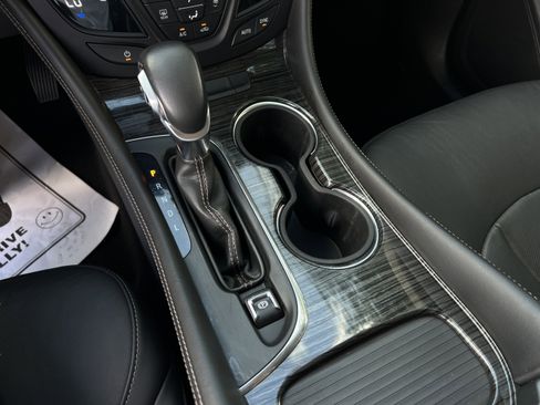 Used 2017 Buick Envision Essence FWD image 16