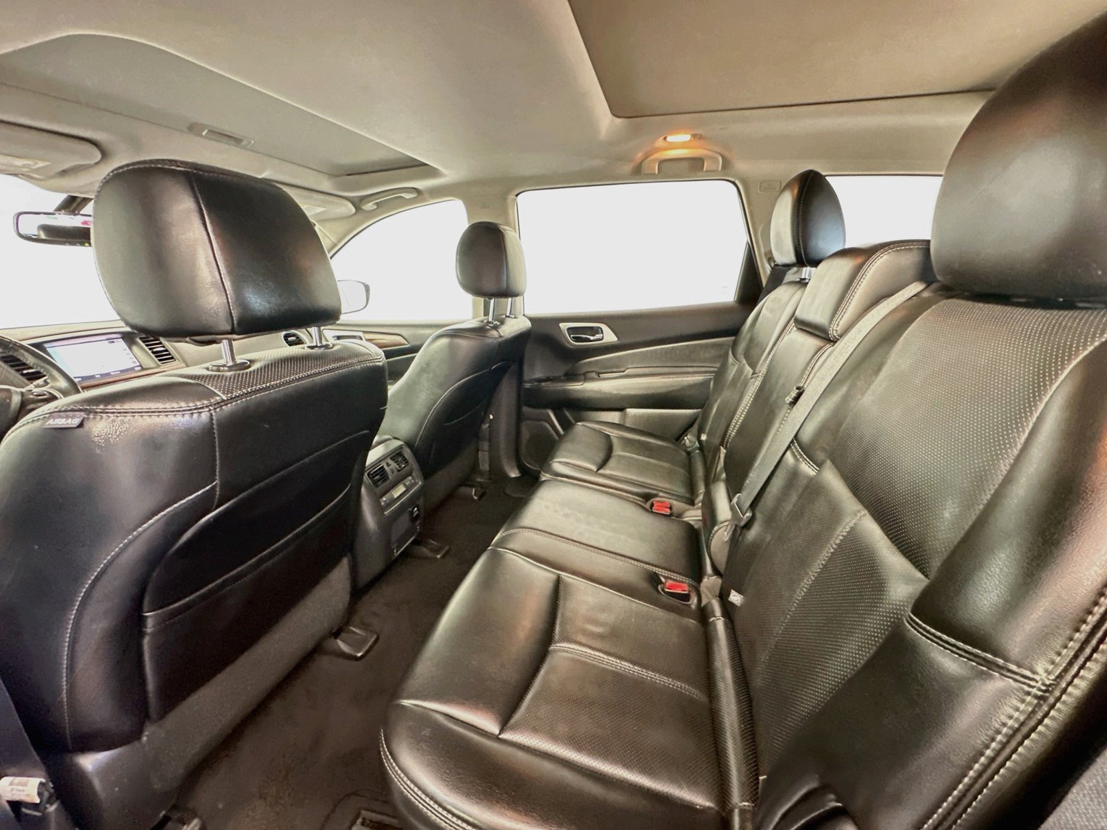 Used 2017 Nissan Pathfinder Platinum AWD/4WD image 24