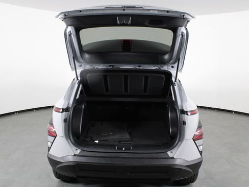 Used 2024 Hyundai Kona SEL image 17