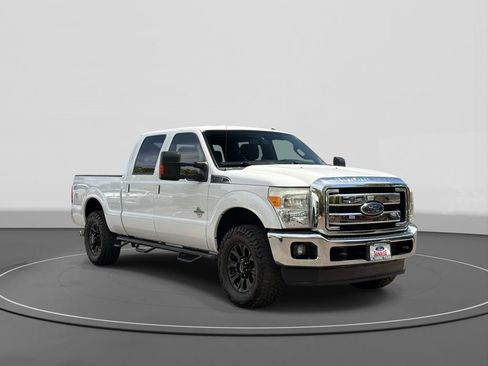 Used 2015 Ford F250 Lariat w/ Lariat Interior Package AWD/4WD image 3