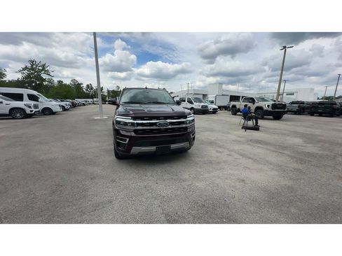 Used 2024 Ford Expedition Limited RWD image 3