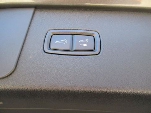 Used 2023 Porsche Cayenne AWD/4WD image 39