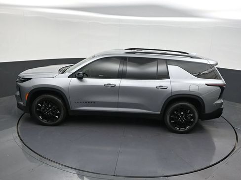 Used 2025 Chevrolet Traverse LT w/ Midnight/Sport Edition FWD image 18