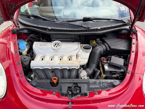 Used 2006 Volkswagen Beetle Convertible w/ Package 1 FWD image 11