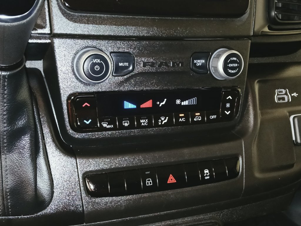 Used 2025 RAM ProMaster 2500 w/ U-Haul Equipment Group FWD image 16