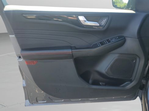 Used 2025 Ford Escape ST-Line FWD image 17