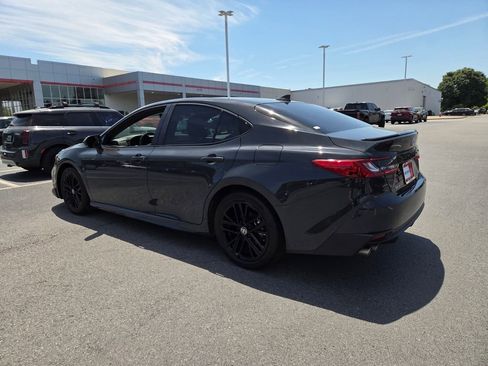Used 2026 Toyota Camry SE FWD image 9