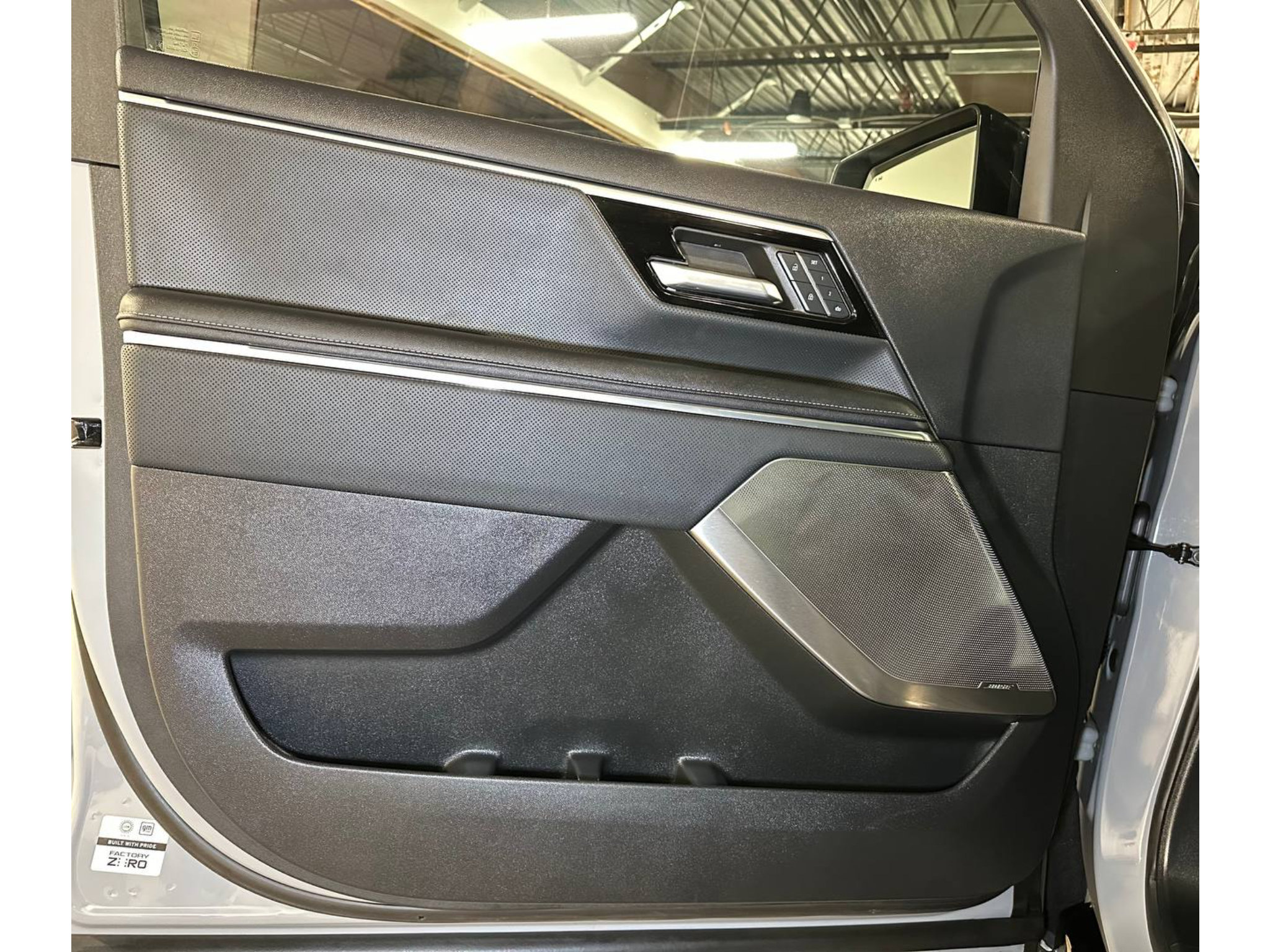Used 2024 GMC Sierra EV Denali AWD/4WD image 17