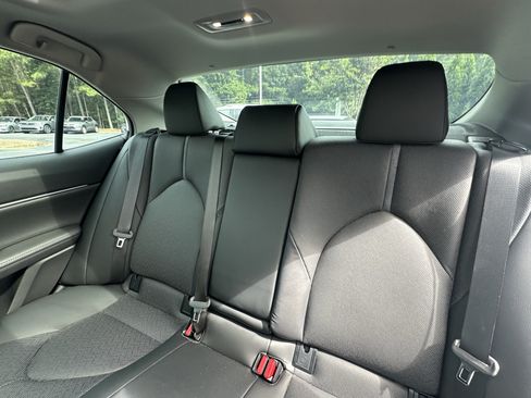 Used 2024 Toyota Camry XLE w/ Navigation Package FWD image 10