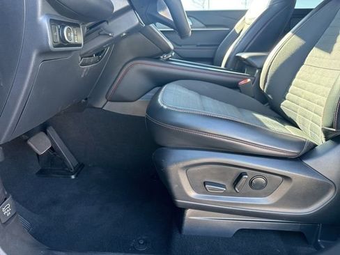 Used 2025 Ford Explorer ST-Line w/ ST-Line Street Pack AWD/4WD image 12