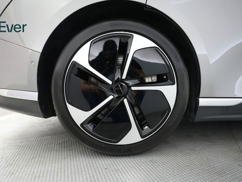 Used 2023 Lucid Air Touring AWD/4WD image 9