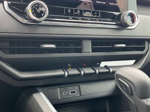 New 2025 Chevrolet Colorado W/T w/ WT Custom Package image 25