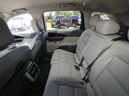Used 2024 Lincoln Nautilus Premier AWD/4WD image 16