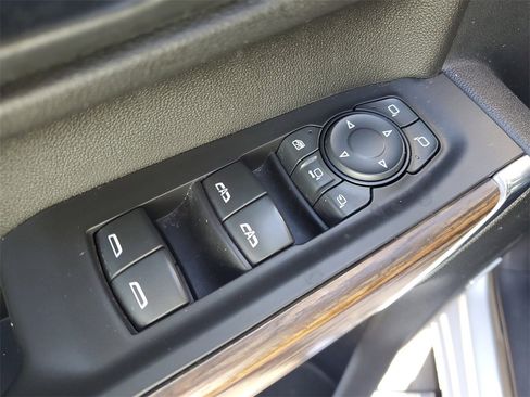 Used 2020 Chevrolet Silverado 2500 High Country image 18