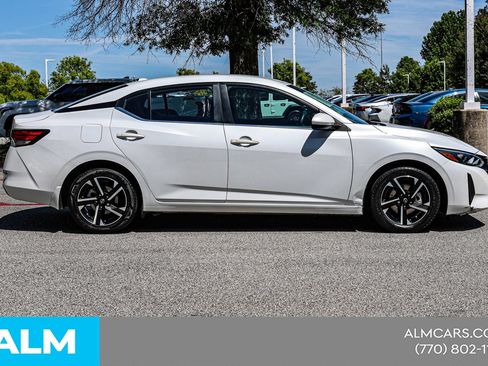 Used 2024 Nissan Sentra SV FWD image 10