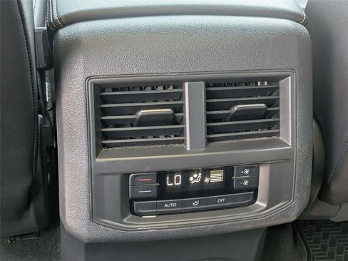 Used 2022 Volkswagen Atlas SEL AWD/4WD image 32