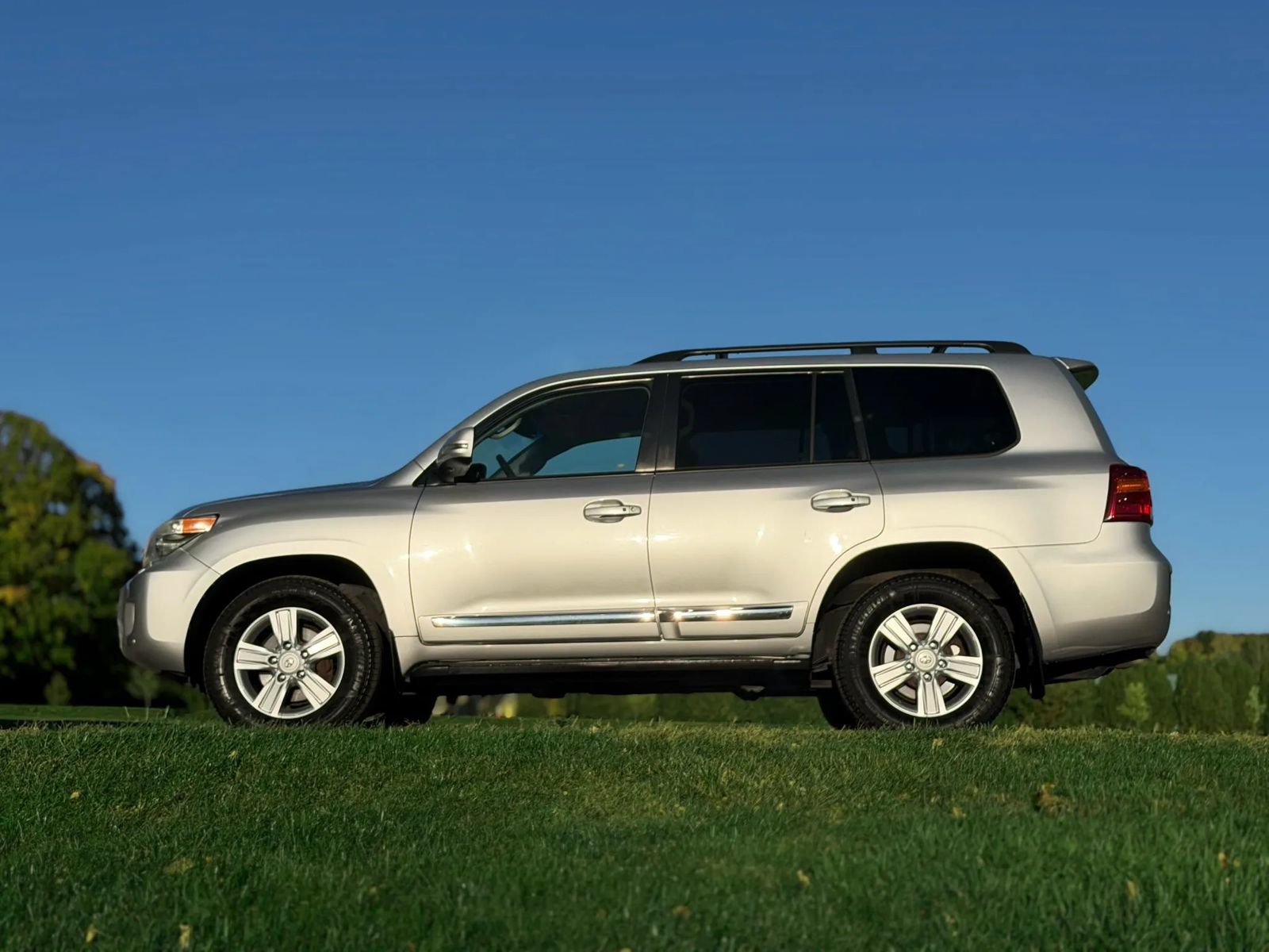 Used 2013 Toyota Land Cruiser AWD/4WD image 43