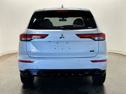 Used 2023 Mitsubishi Outlander SE Black Edition AWD/4WD image 4