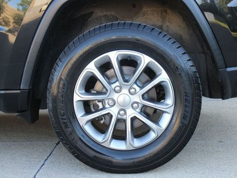 Used 2015 Jeep Grand Cherokee Limited w/ Luxury Group II RWD image 18