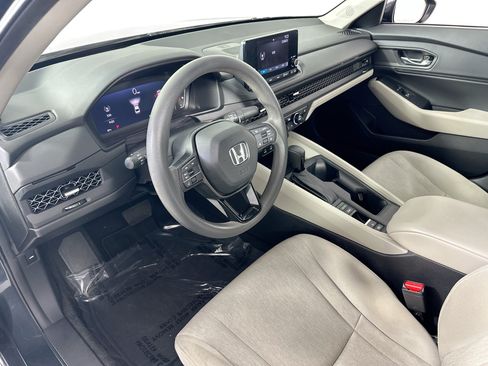 Used 2023 Honda Accord EX image 9