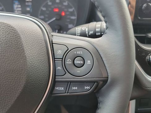 Used 2023 Toyota Corolla Cross LE image 20