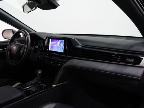 Used 2025 Toyota Camry SE image 18
