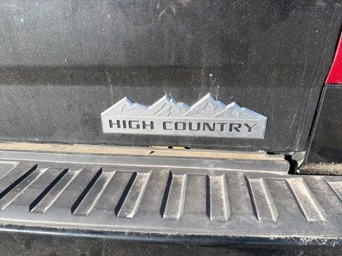 Used 2018 Chevrolet Silverado 1500 High Country image 38