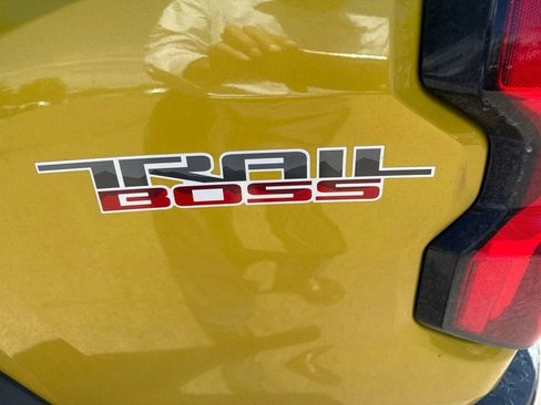 Used 2024 Chevrolet Colorado Trail Boss w/ Advanced Trailering Package AWD/4WD image 13