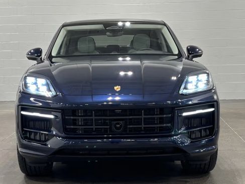 Used 2026 Porsche Cayenne GTS AWD/4WD image 1
