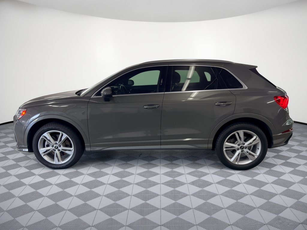 Certified 2021 Audi Q3 2.0T Premium w/ Convenience Package AWD/4WD image 2
