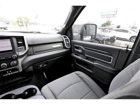 Used 2024 RAM 3500 Big Horn image 8