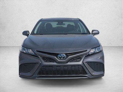Used 2024 Toyota Camry SE image 2