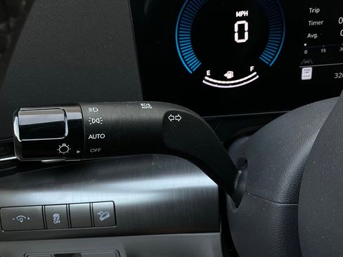 Used 2025 Hyundai Kona SEL image 37