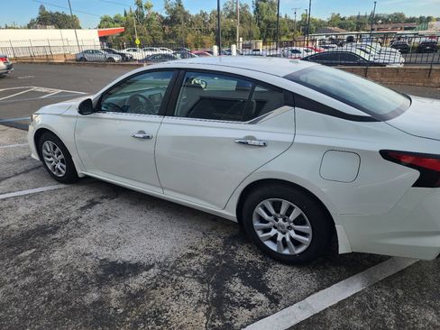 Used 2019 Nissan Altima 2.5 S FWD image 2